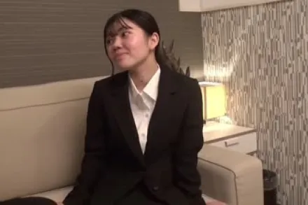 FC2-PPV-4568602 大量潮喷即聘求职炮友西装诱惑