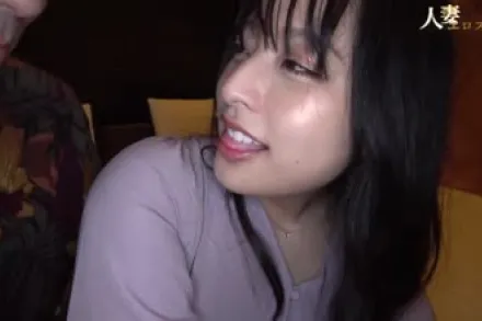 FC2-PPV-4589353 腋下汗水止不住的丰腴人妻