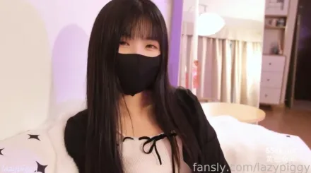 明明說好了只給口交都把你口射了卻還要被壓在地上狠狠幹 懶懶豬