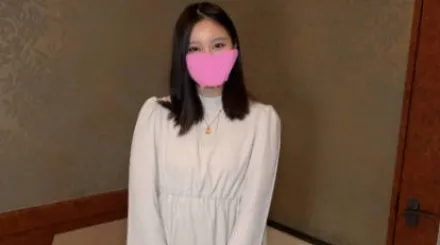 FC2-PPV-4816675 超级可爱的美女四叶