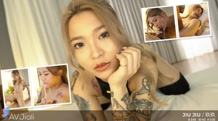 小胸玖玖激情享受大肥鸡巴