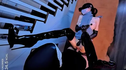 漆皮细跟皮靴第一视角