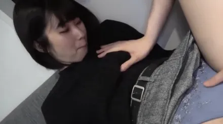 FC2-PPV-3199119 在她那几乎未曾被挖掘过的宝石般的小穴里射精