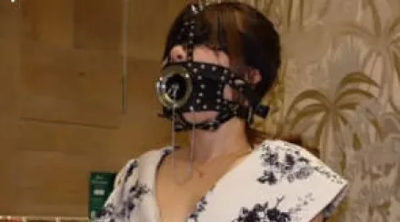 FC2-PPV-4655045 初次使用口罩强制深喉