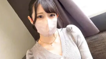 FC2-PPV-4119560 整洁扎马尾辫的喷水女孩