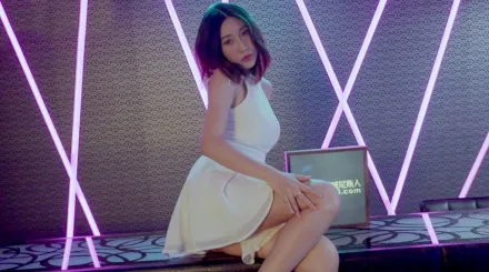 DMX-0061 擁有34E水滴美乳的清純酒店妹 黎兒