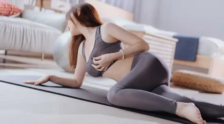 XHX-0007 不穿胸罩練瑜伽的巨乳姐姐 誘惑男友兄弟被大量中出