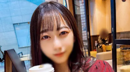 FC2-PPV-3219503 一位在夜晚的都市中不断寻找干爹的女大学生