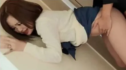 FC2-PPV-1599927 身材高挑拥有一双美腿的三孩母亲