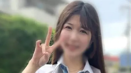 FC2-PPV-4598496 她有一张超级可爱的脸