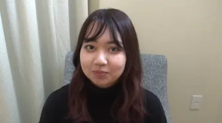 FC2-PPV-2779580 装作严肃其实是个淫荡的女孩