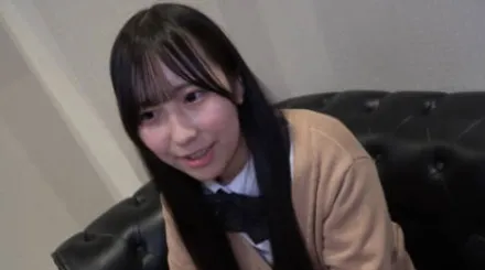 FC2-PPV-4790487 丰满的身体和可爱的笑容让我在她体内射精