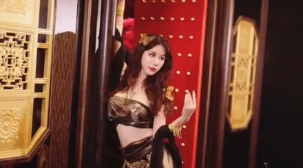 異域女子與帝王的水池性愛 辛尤里