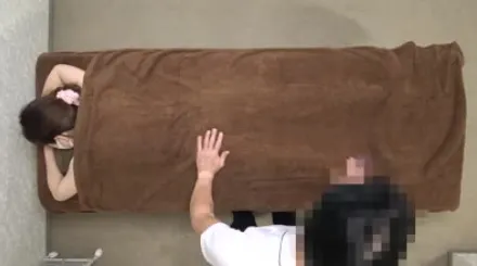 FC2-PPV-4543877 我以为她是优雅女士但她有剃光阴户充满活力