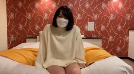 FC2-PPV-4532726 H杯女大学生20岁揉捏敏感巨乳的同时用生鸡巴让她高潮中出