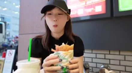 FC2-PPV-4523359 粉红乳头和天使身体未处理稀毛阴户插入中出