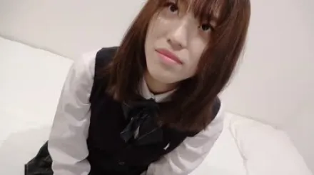 FC2-PPV-4520477 身高170cm因为需要钱买了草莓K内衣