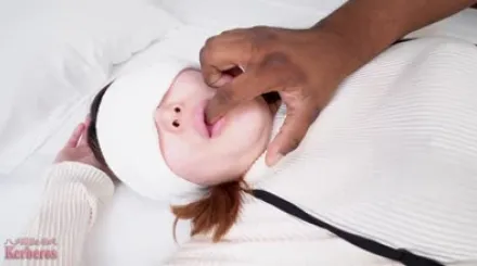 FC2-PPV-4511273 作为秘密礼物给她的黑人巨根让她射里面她痛苦地昏厥