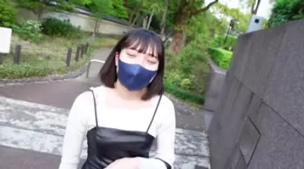 FC2-PPV-4484174 因为是刚从乡下出来的没有家的第二天