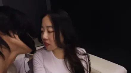 FC2-PPV-4436951 太过害羞紧张的大小姐