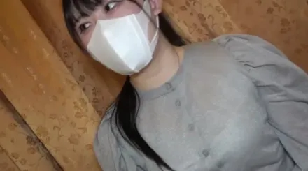 FC2-PPV-4463217 街上发现完全素人美女带到酒店