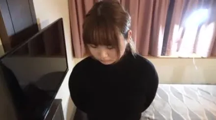 FC2-PPV-4154778 经营美甲沙龙的人妻