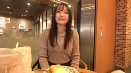 FC2-PPV-4207681 黑发清纯偶像级外貌乃坂系美女