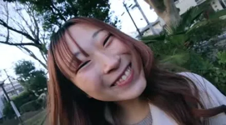 FC2-PPV-4267619 她身材高挑苗条声音可爱天真无邪