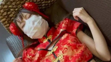 FC2-PPV-4742293 热爱Cosplay的女大学生