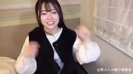 FC2-PPV-3798312 胸部丰满的高中女生进行认真的高潮性爱