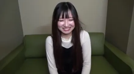 FC2-PPV-3875377 一名看起来像业余爱好者的长黑发女子