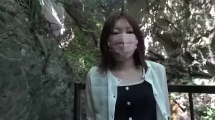 FC2-PPV-3843918 在某旅游景点的户外性爱