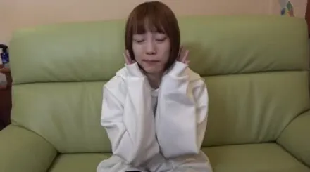 FC2-PPV-3928196 一个害羞的女孩