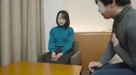 FC2-PPV-3296396 搭讪独自一人吃烤肉的少女