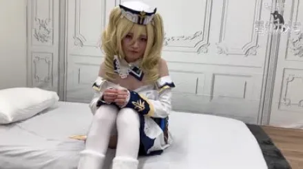 FC2-PPV-4751270 白皙肌肤和无毛阴户的偶像美酱