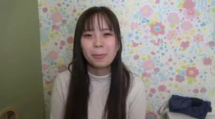 FC2-PPV-3197011 皮肤白皙形似小动物的女孩