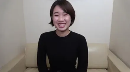 FC2-PPV-3156940 当我脱掉这个宅女的衣服时