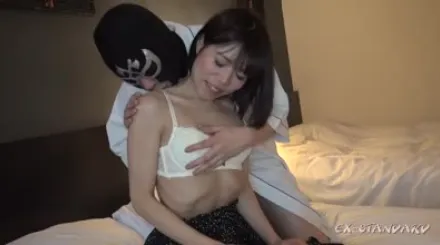 FC2-PPV-4745333 干净利落的剃光超纤细美女