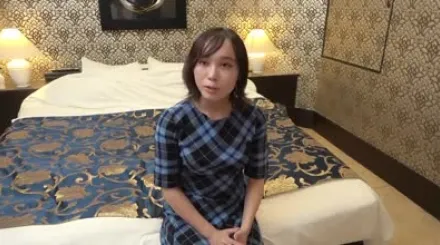 FC2-PPV-3091927 五官精致的漂亮啤酒女郎