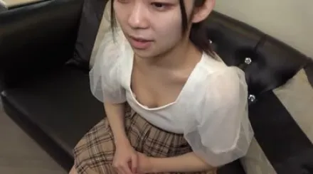 FC2-PPV-3090333 看起来像偶像的少女