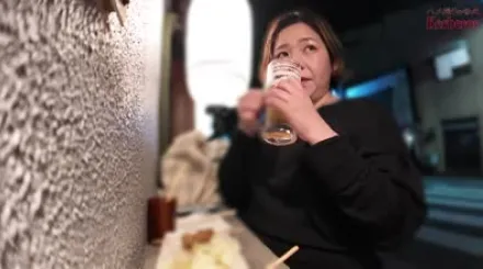 FC2-PPV-4770486 我搭讪了隔壁喝酒的邻居老婆