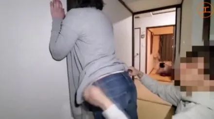 FC2-PPV-2866025 大屁股女人逃避还款后在家被大屌干