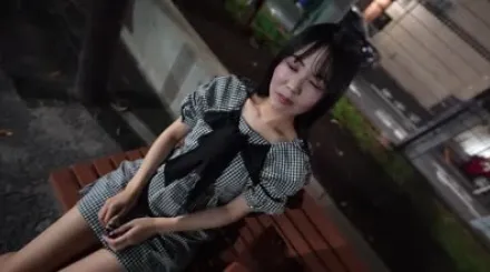 FC2-PPV-4774681 大鸡巴深深插入她紧致的阴道