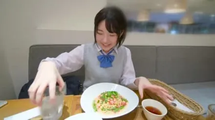 FC2-PPV-2689932 穿着校服玩紧实的身体和紧致度是最好的