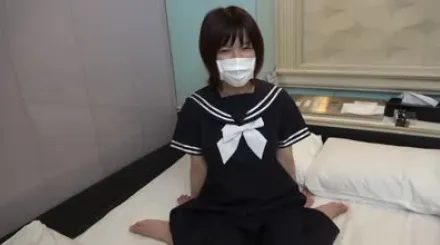 FC2-PPV-1948352 胸部漂亮的大学女生