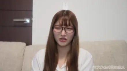 FC2-PPV-4575989 现役制服女学生登场