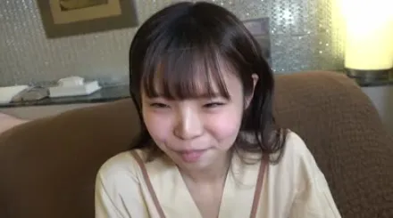 FC2-PPV-1799155 漂亮娇小的三年级女生