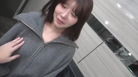 FC2-PPV-4807166 一位久未与男人亲近的美丽OL