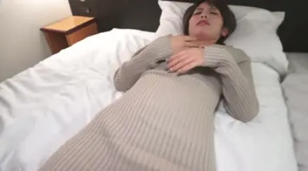 FC2-PPV-1732996 身材超级苗条的女孩性欲旺盛