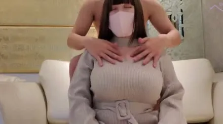 FC2-PPV-1726550 拥有J罩杯巨乳的女孩乳交爆菊